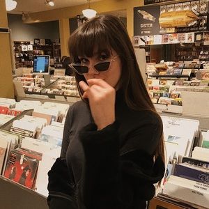 Meet your Posher, Raynee